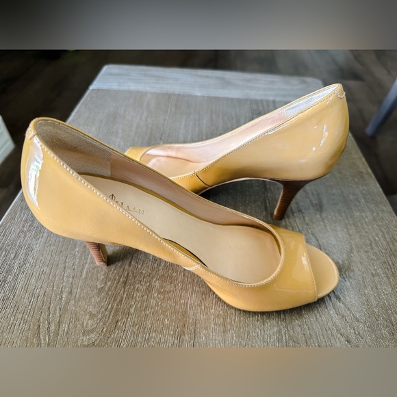COLE HAAN Air Lainey Open Toe Peep Toe Pump
Sandstone Patent Size 7 - Picture 8 of 15